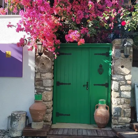 Villa Detached With A Small Garden Seferihisar
