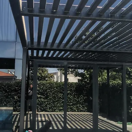 别墅 Black Box Village With Garden 塞费里希萨尔