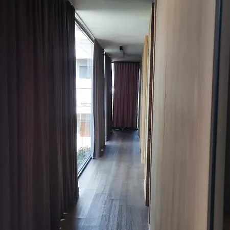 别墅 Black Box Village With Garden *