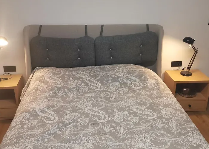 Vila Black Box Village With Garden *